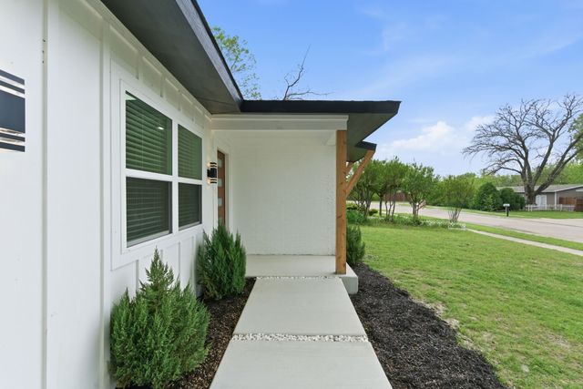 1421 Swiss, Arlington, TX 76010