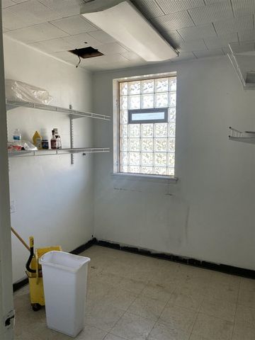 15560 Puritan Avenue, Detroit, MI 48227