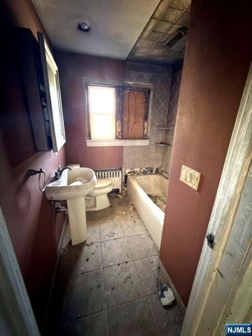 134 Sherman Avenue, Teaneck, NJ 07666