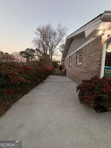 1732 Eldonlas Court, Stone Mountain, GA 30087