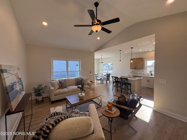 1304 Limerick Lane, Waterville, OH 43566