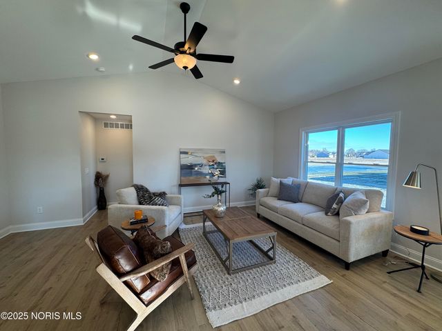 1304 Limerick Lane, Waterville, OH 43566