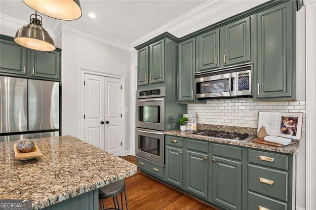 4054 Hill House Road SW, Smyrna, GA 30082