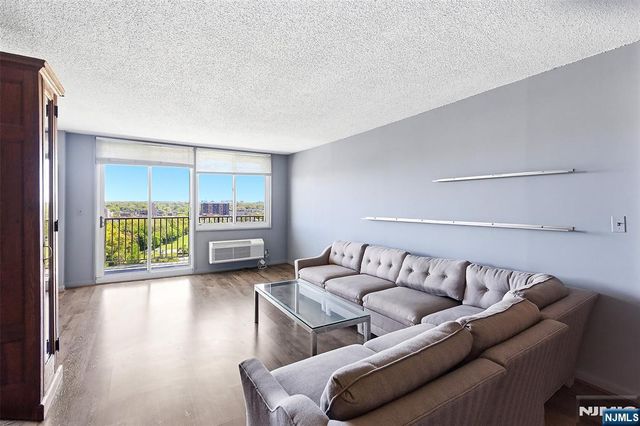 160 Overlook Avenue 11B, Hackensack, NJ 07601