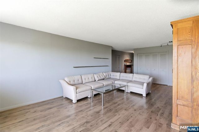 160 Overlook Avenue 11B, Hackensack, NJ 07601