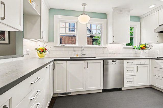 2105 Devonshire Road, Ann Arbor, MI 48104