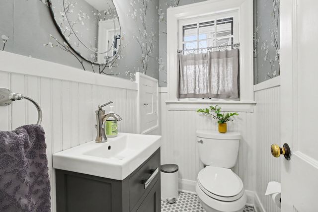 2105 Devonshire Road, Ann Arbor, MI 48104
