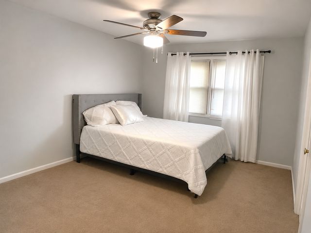 511 WASHINGTON Square 511, Wood Dale, IL 60191