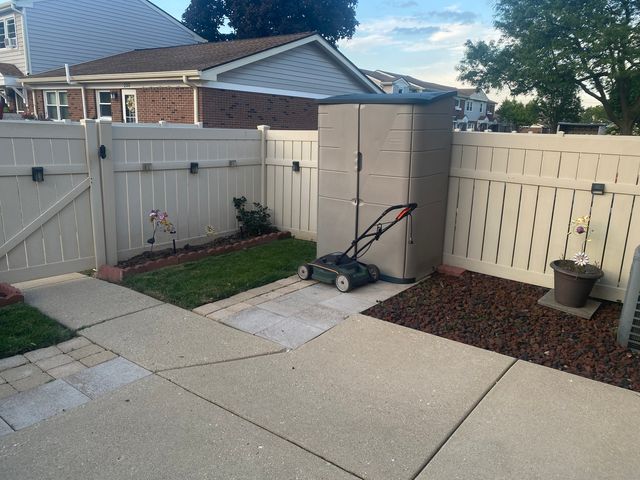 511 WASHINGTON Square 511, Wood Dale, IL 60191