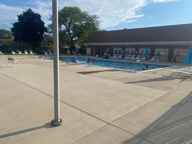 511 WASHINGTON Square 511, Wood Dale, IL 60191