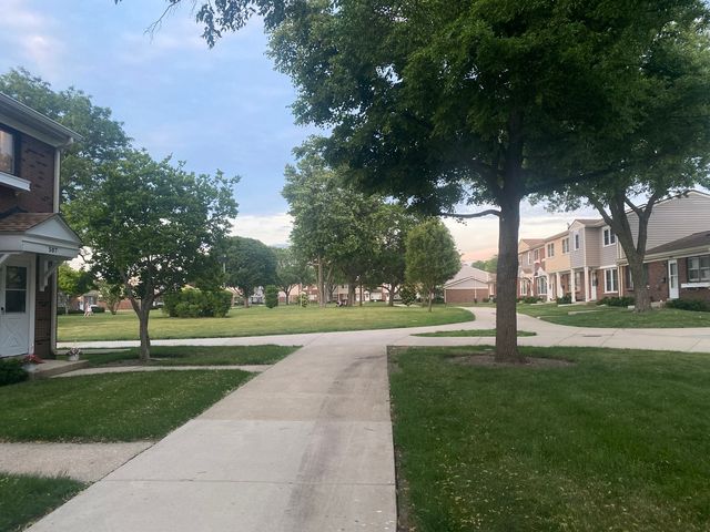 511 WASHINGTON Square 511, Wood Dale, IL 60191