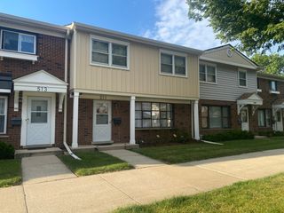 511 WASHINGTON Square 511, Wood Dale, IL 60191