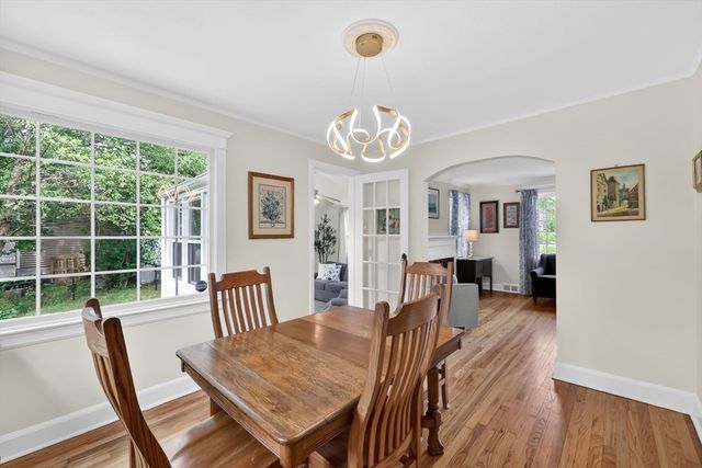 378 Roosevelt Ave, Springfield, MA 01118