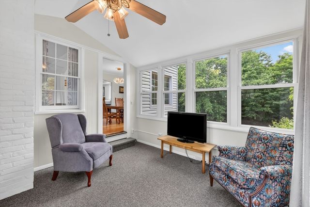 378 Roosevelt Ave, Springfield, MA 01118