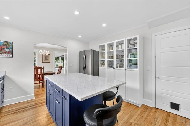 378 Roosevelt Ave, Springfield, MA 01118
