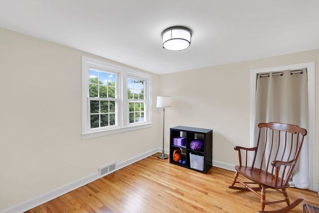 378 Roosevelt Ave, Springfield, MA 01118