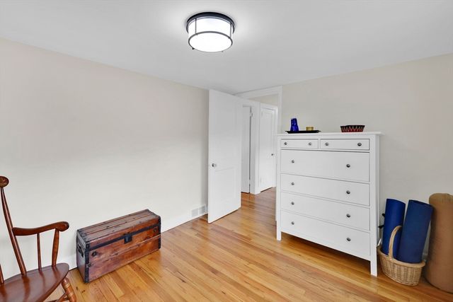 378 Roosevelt Ave, Springfield, MA 01118