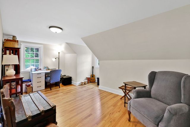 378 Roosevelt Ave, Springfield, MA 01118