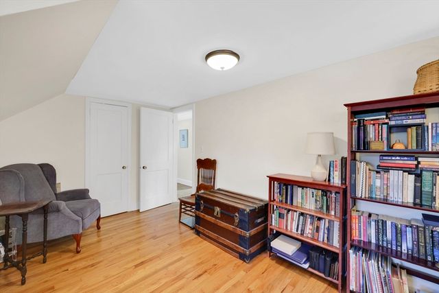 378 Roosevelt Ave, Springfield, MA 01118