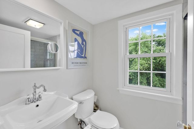 378 Roosevelt Ave, Springfield, MA 01118