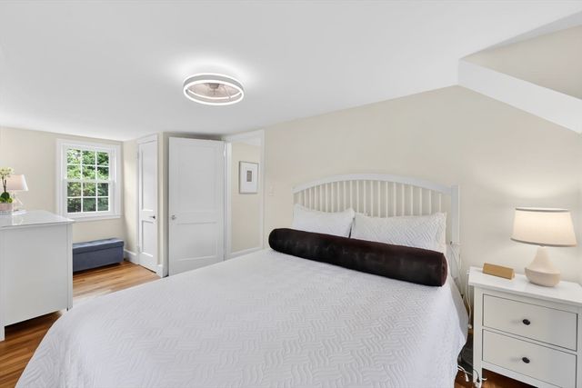 378 Roosevelt Ave, Springfield, MA 01118