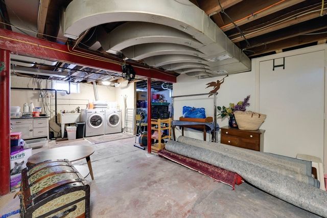 378 Roosevelt Ave, Springfield, MA 01118