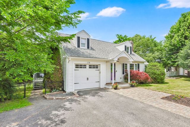 378 Roosevelt Ave, Springfield, MA 01118