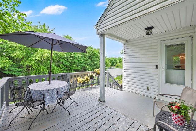 378 Roosevelt Ave, Springfield, MA 01118
