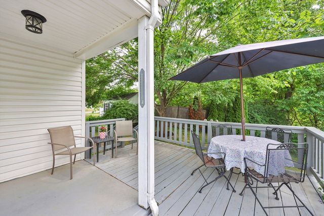 378 Roosevelt Ave, Springfield, MA 01118
