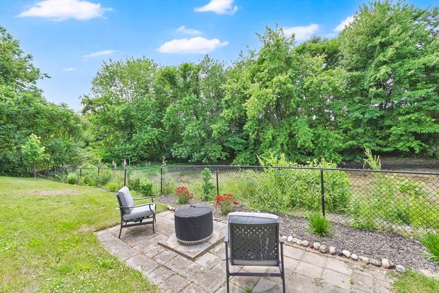 378 Roosevelt Ave, Springfield, MA 01118