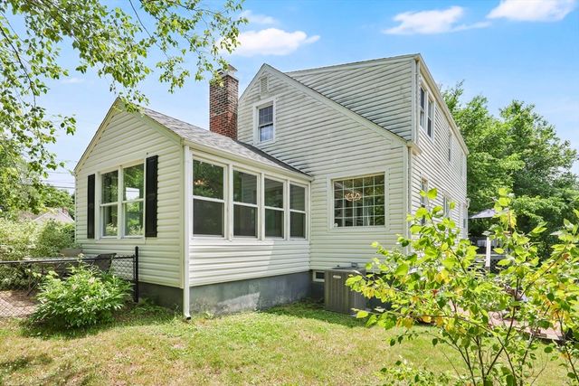 378 Roosevelt Ave, Springfield, MA 01118