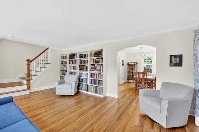 378 Roosevelt Ave, Springfield, MA 01118