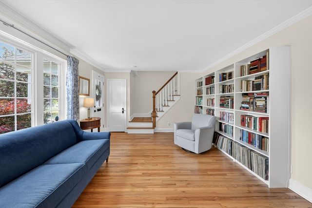 378 Roosevelt Ave, Springfield, MA 01118