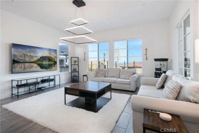 21120 W Citylights Drive, Chatsworth, CA 91311