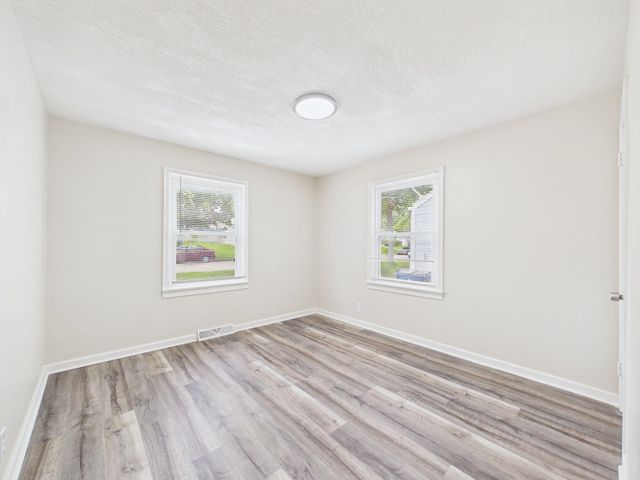 821 S Vassar Ave, Wichita, KS 67218