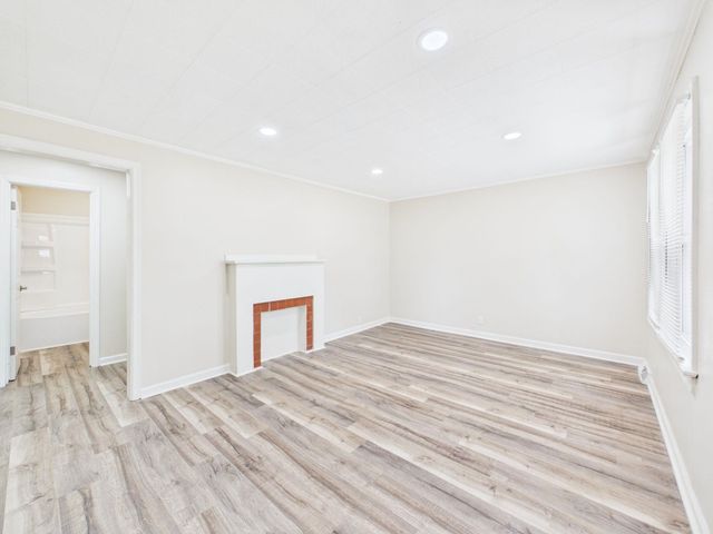 821 S Vassar Ave, Wichita, KS 67218