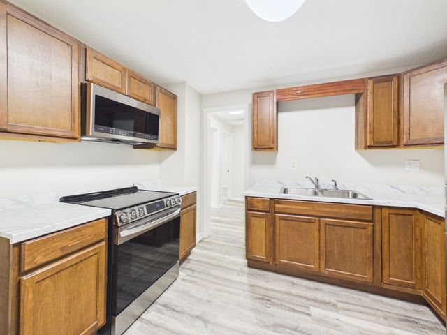 821 S Vassar Ave, Wichita, KS 67218