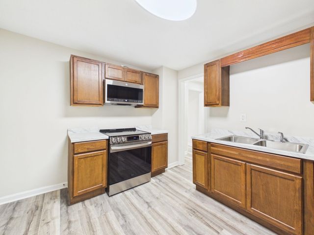 821 S Vassar Ave, Wichita, KS 67218