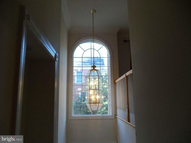 6812 RIGBY LN, Mclean, VA 22101