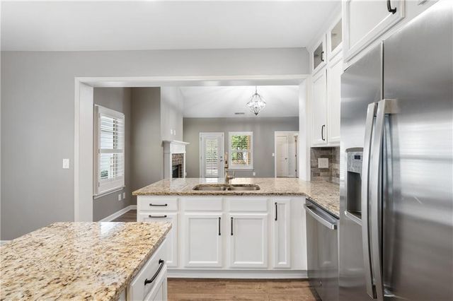 298 S Village Square, Canton, GA 30115