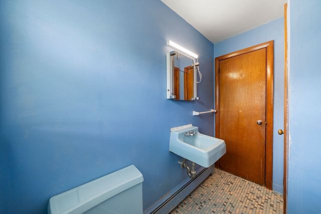 9 Mowry St, Raynham, MA 02767
