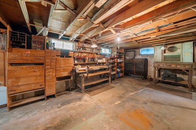 9 Mowry St, Raynham, MA 02767