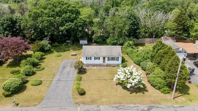 9 Mowry St, Raynham, MA 02767
