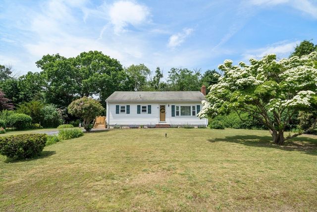 9 Mowry St, Raynham, MA 02767