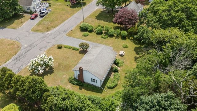 9 Mowry St, Raynham, MA 02767