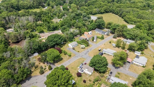 9 Mowry St, Raynham, MA 02767