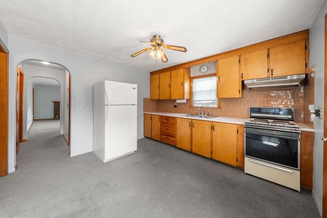 9 Mowry St, Raynham, MA 02767