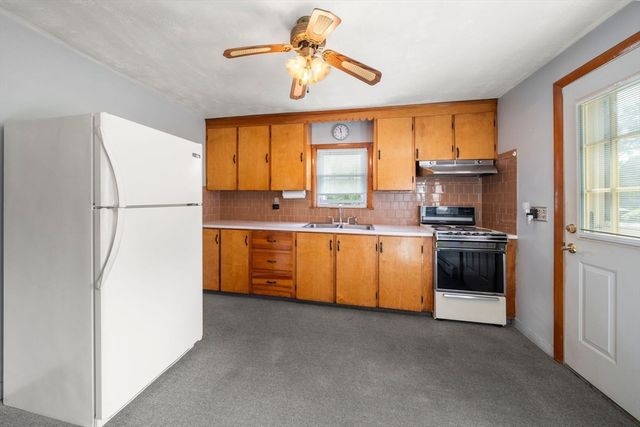 9 Mowry St, Raynham, MA 02767