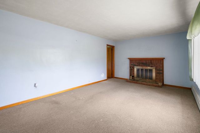 9 Mowry St, Raynham, MA 02767