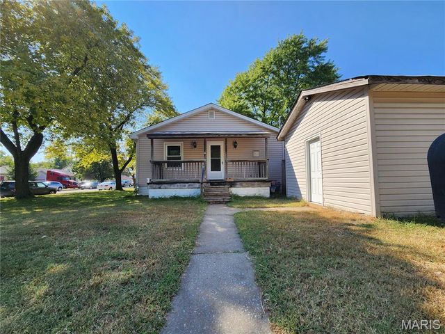 25 Gloria Street, Cahokia, IL 62206